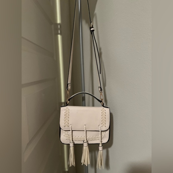 Like New White/Light Cream Tasseled Faux-Leather Purse. Perfect for Nashville! - Picture 5 of 7